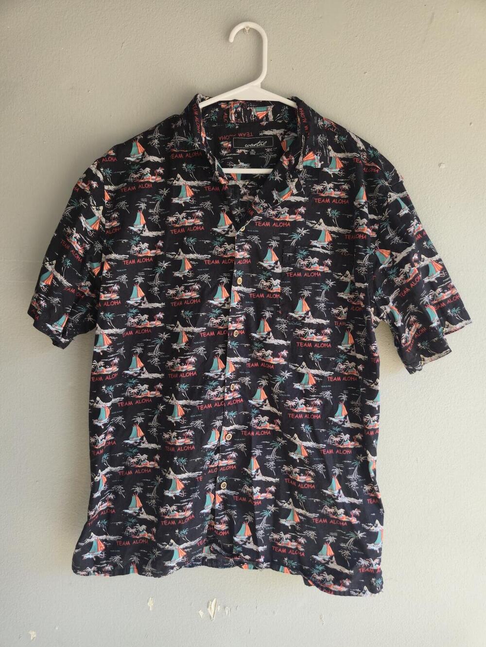Coastal Men's XL Black Hawaiian Shirt with Tropical Print